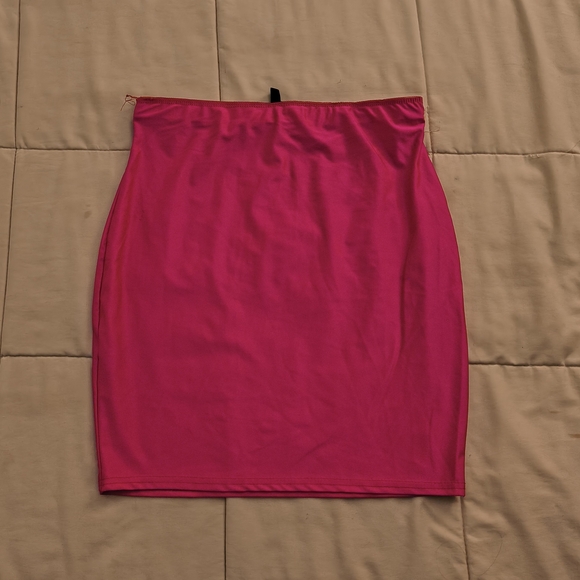 Dresses & Skirts - Chic Fuchsia Pencil Skirt